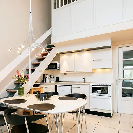 Apartment 4 Person On A In *
