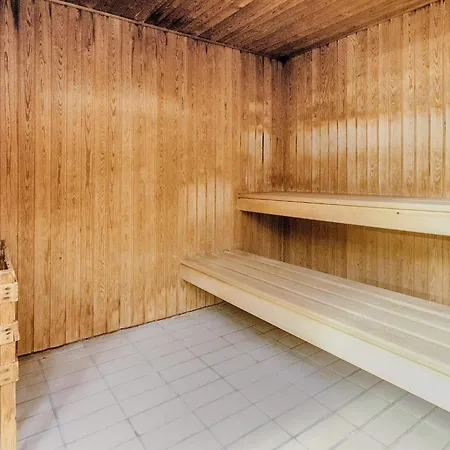 Apartment 4 Person On A In *